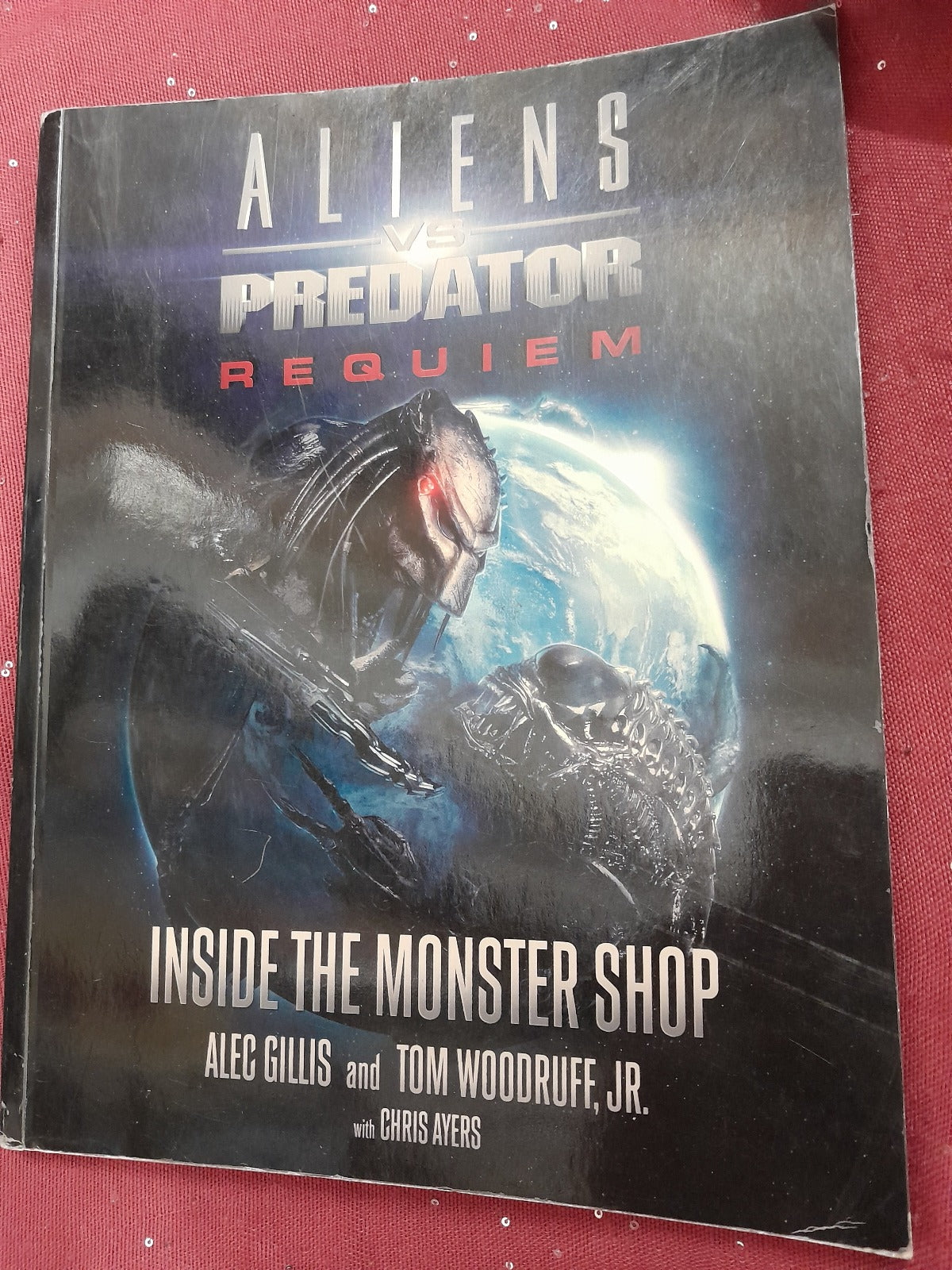 Alien Vs Predator Requiem Behang CAN SOMEONE TURN ON A LIGHT?!?