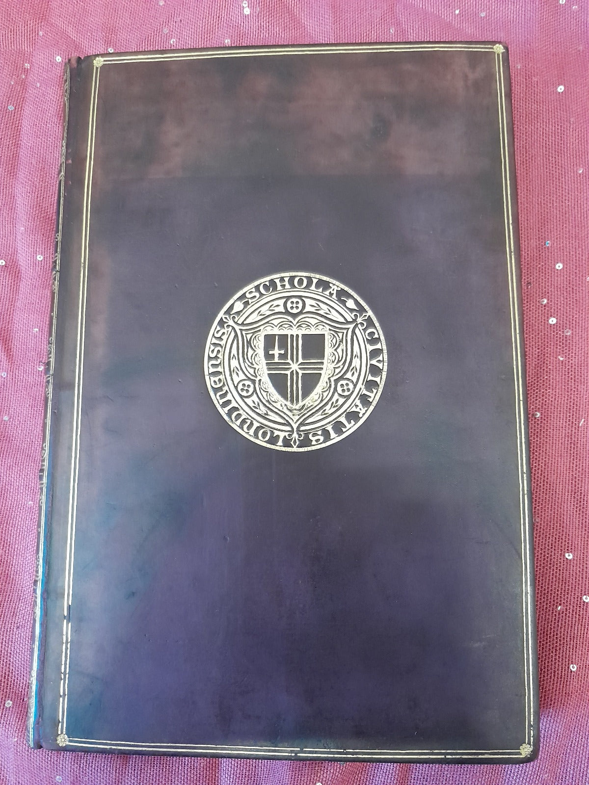 Antiquarian_Mme_De_Witt