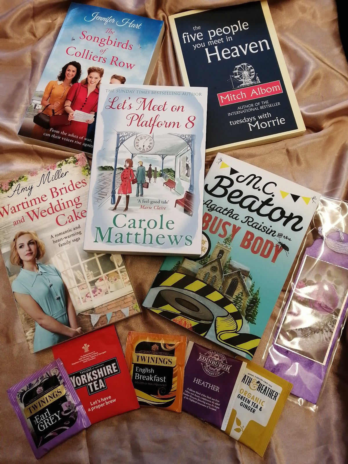 Gold 5 Book Pack - Old Curiosity Bookshop