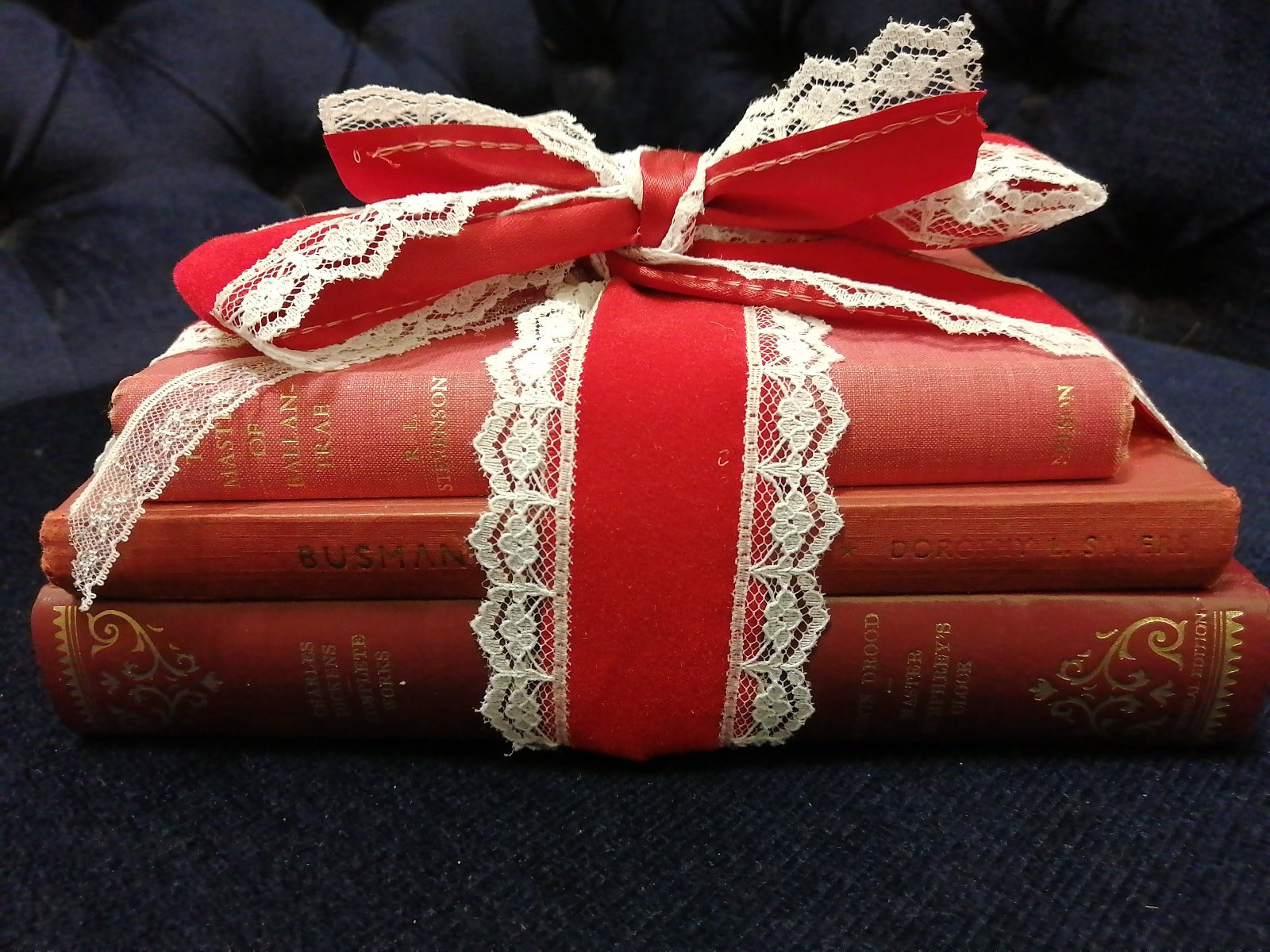 Table Decorations WEddings Vintage Books